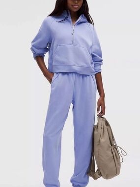 Lululemon Oversize Scuba Jogger “regular” ~dusty lilac~ Size L NWT $118 MSRP 🌟